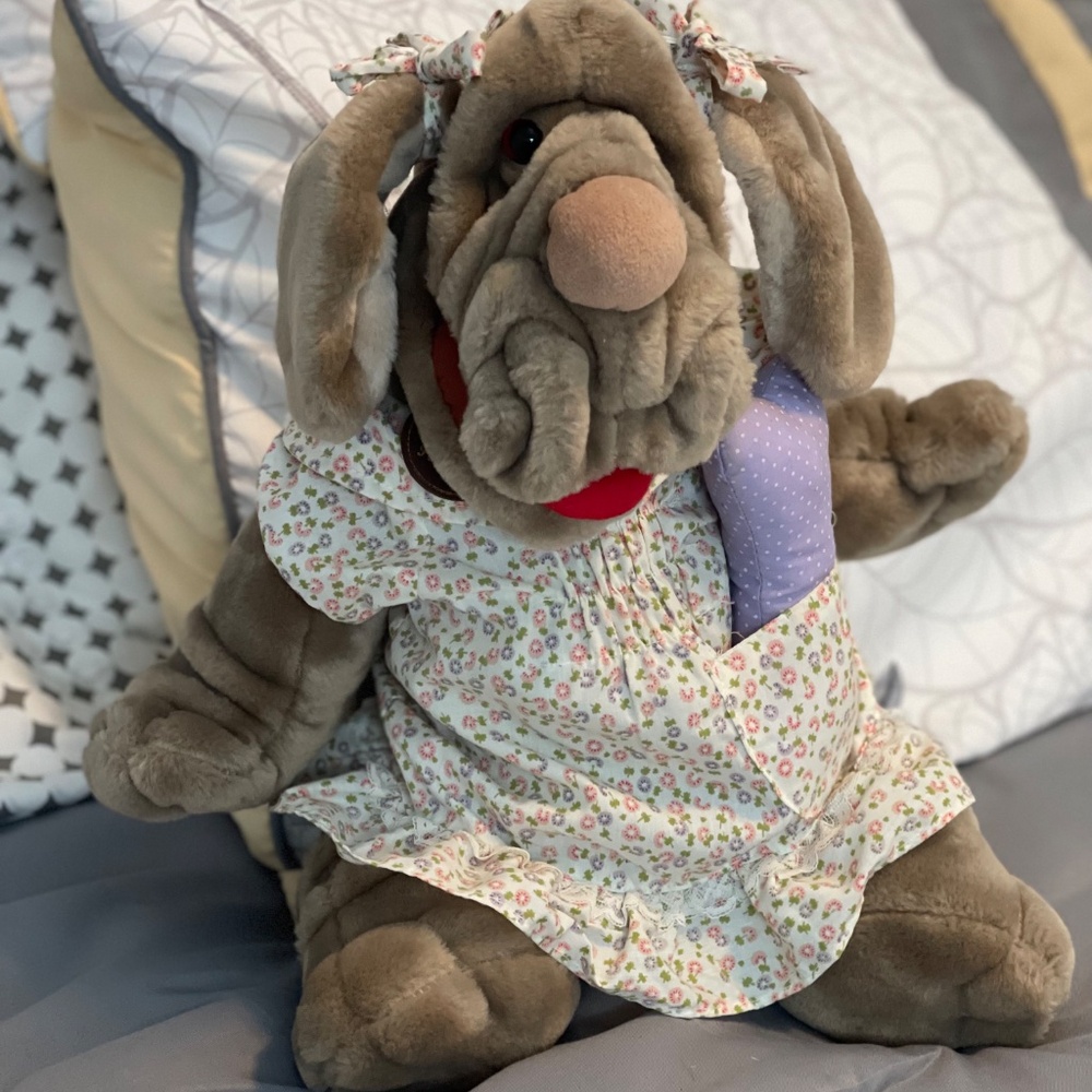 Vintage 1981 Ganz Bros Wrinkles  Dog  17" Hand Puppet